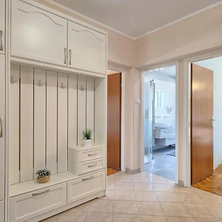 Semesterbostad David Poreč