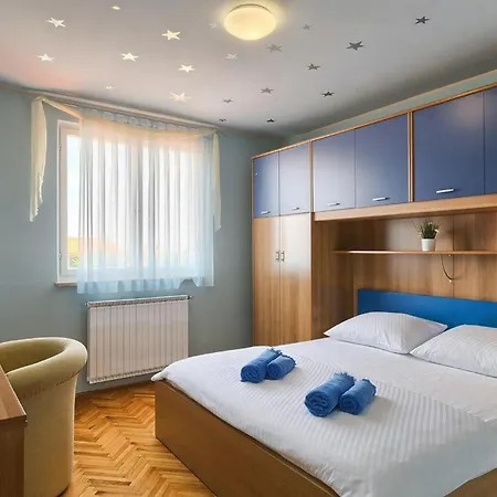 Semesterbostad David *